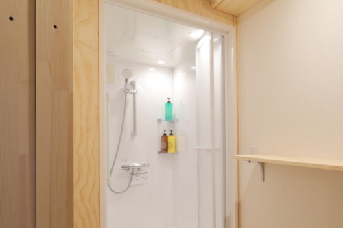 写真：シャワー室